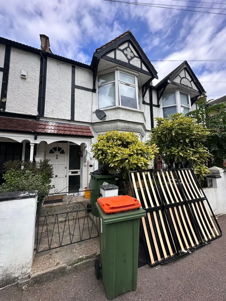 House Montpelier Gardens in Greater London