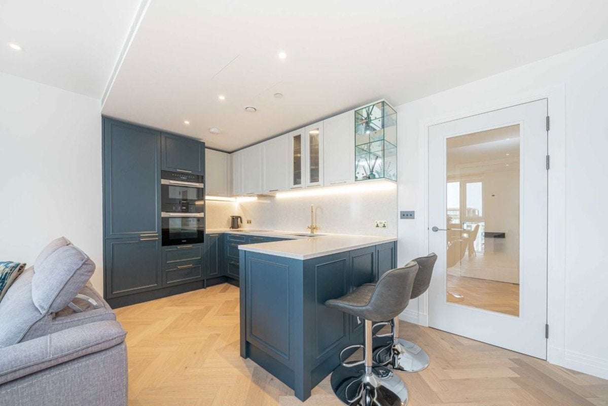 Flat Imperial Road in Greater London