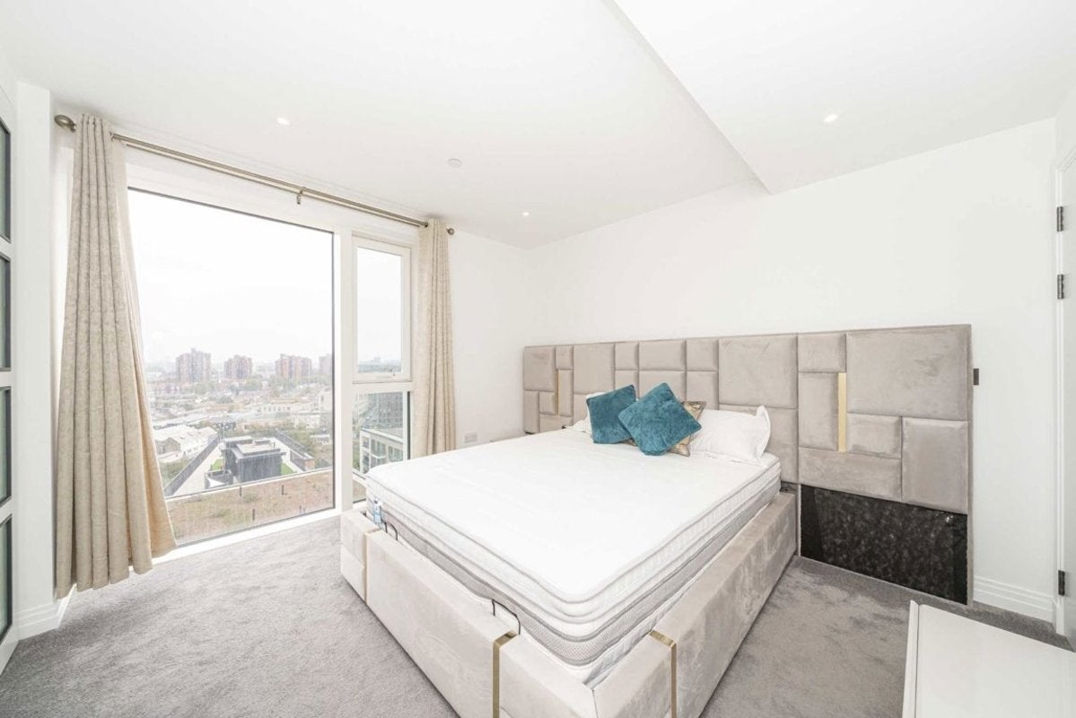 Flat Imperial Road in Greater London