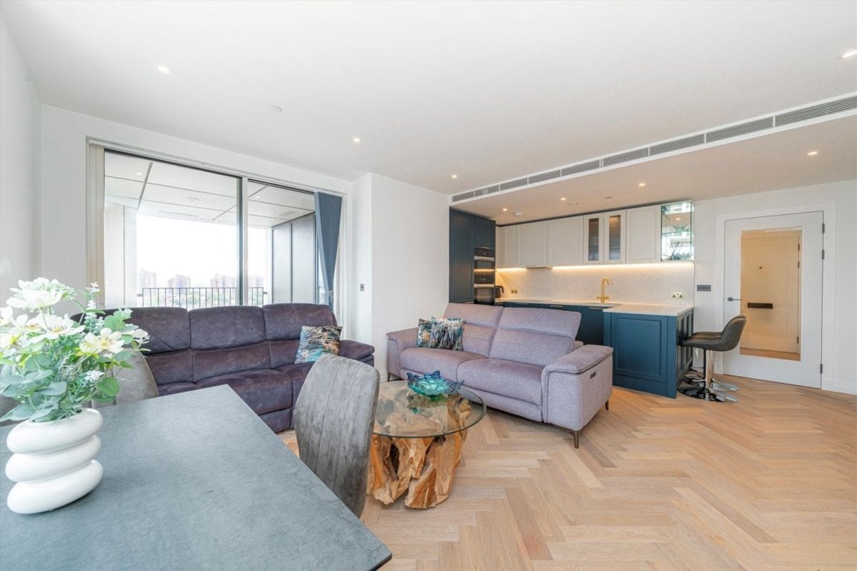 Flat Imperial Road in Greater London