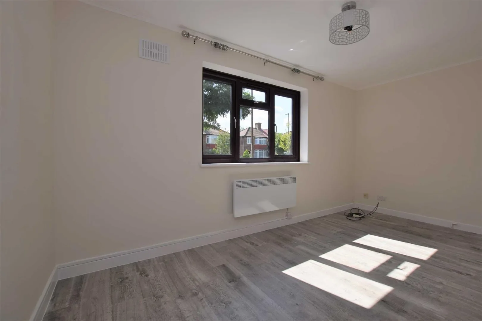 Flat Booth Road in Greater London