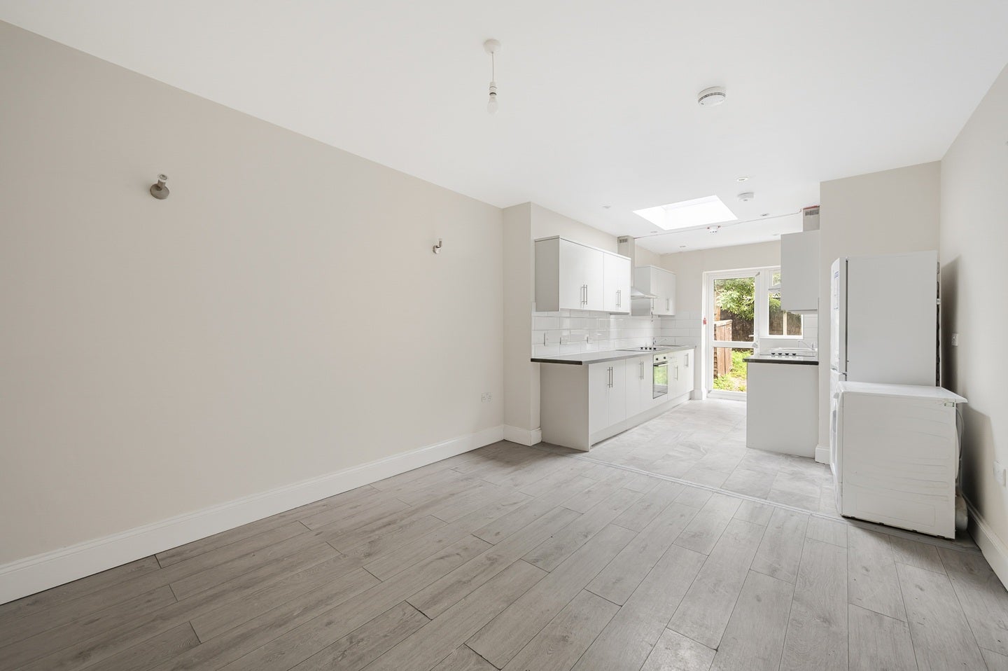 House Bentworth Road in Greater London