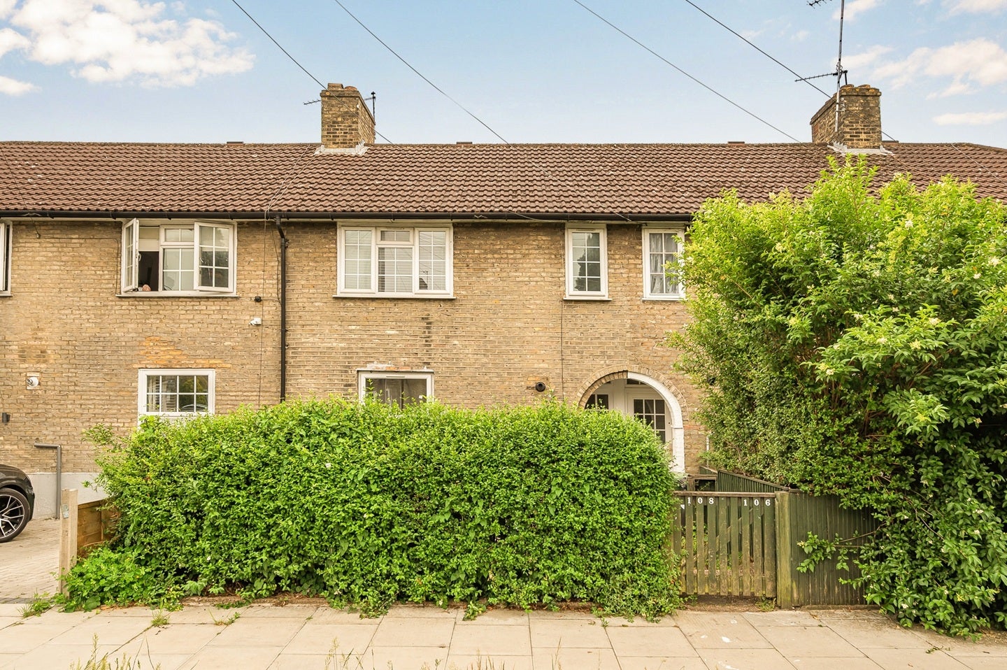 House Bentworth Road in Greater London