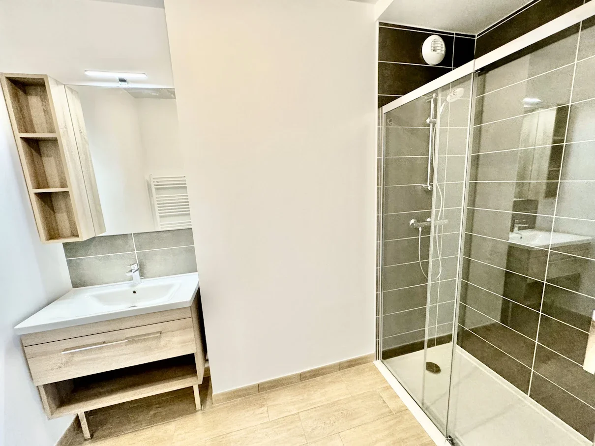Flat Quai Deschamps in Bordeaux