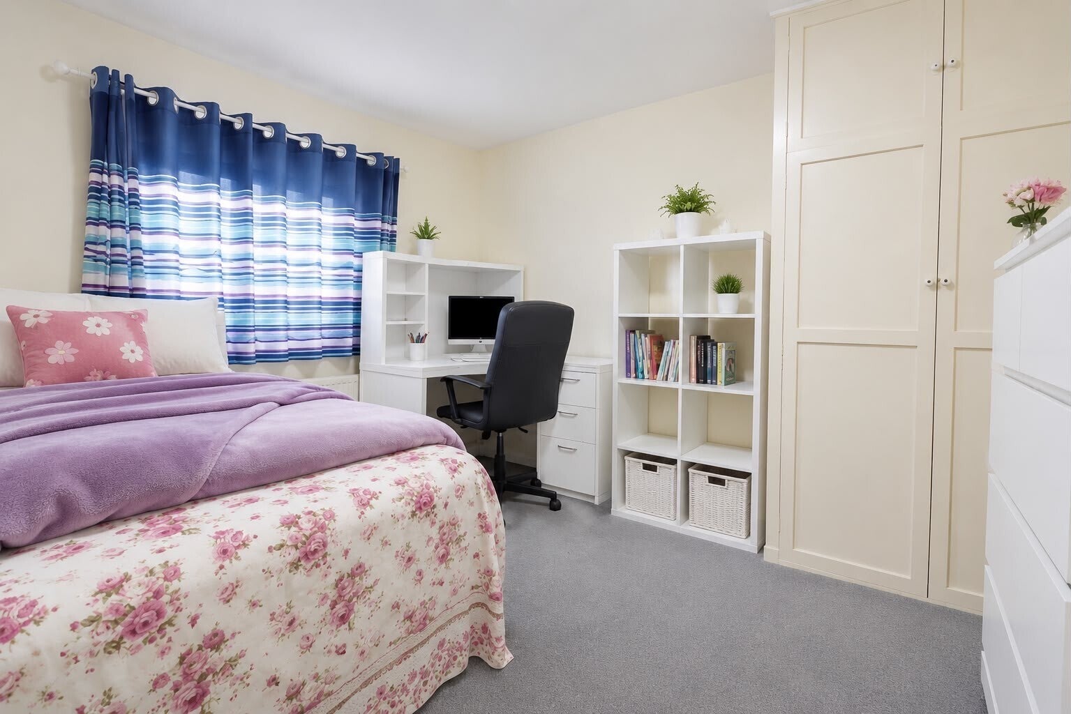Flat Langton Avenue in Chelmsford