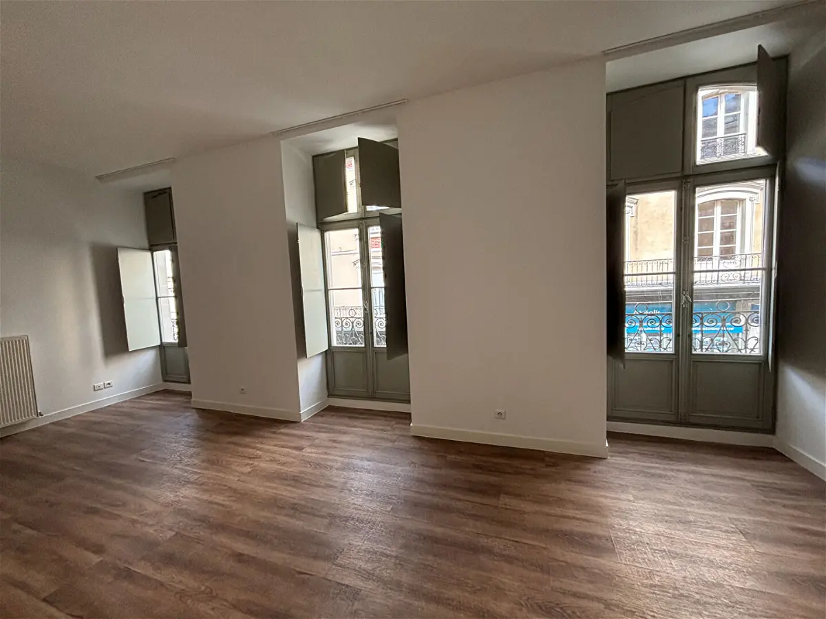 Flat Rue du Jeu de Paume in Laval