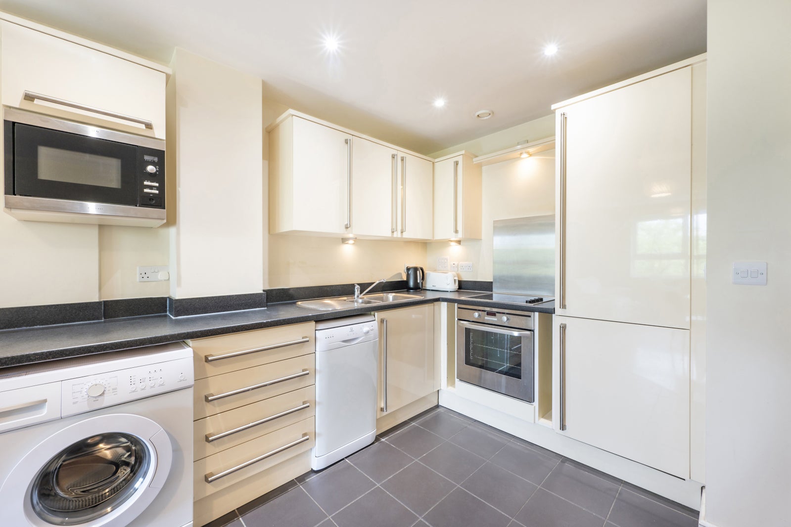 Flat Talwin Street in Greater London