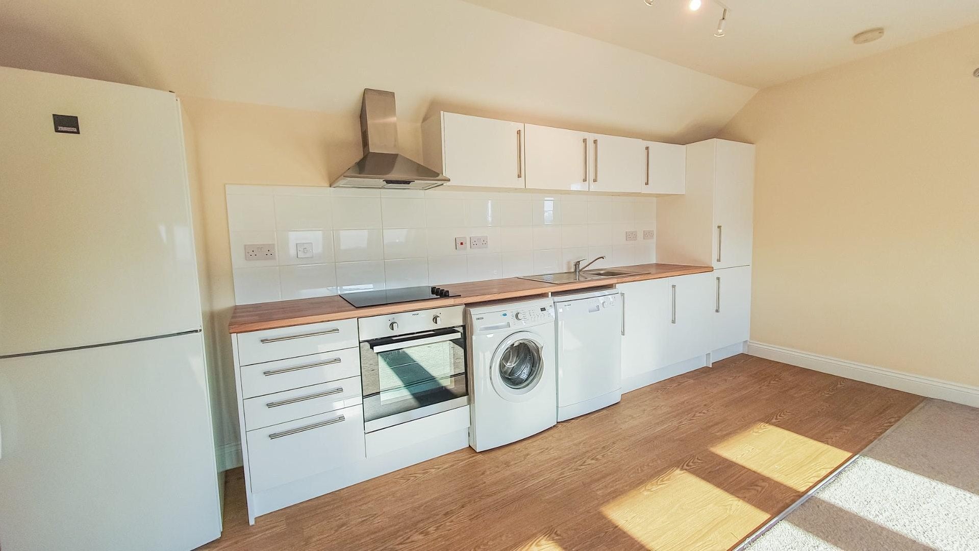 Flat Cozens Lane East in Broxbourne