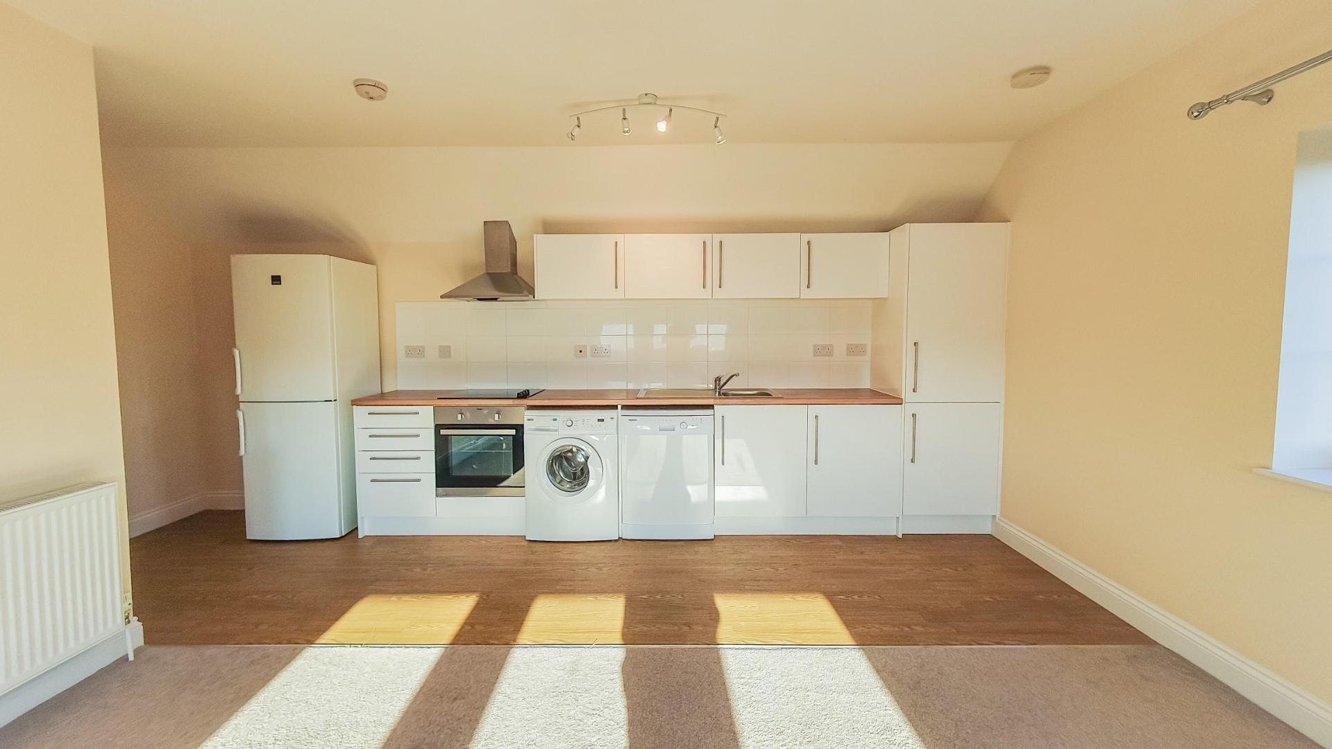 Flat Cozens Lane East in Broxbourne