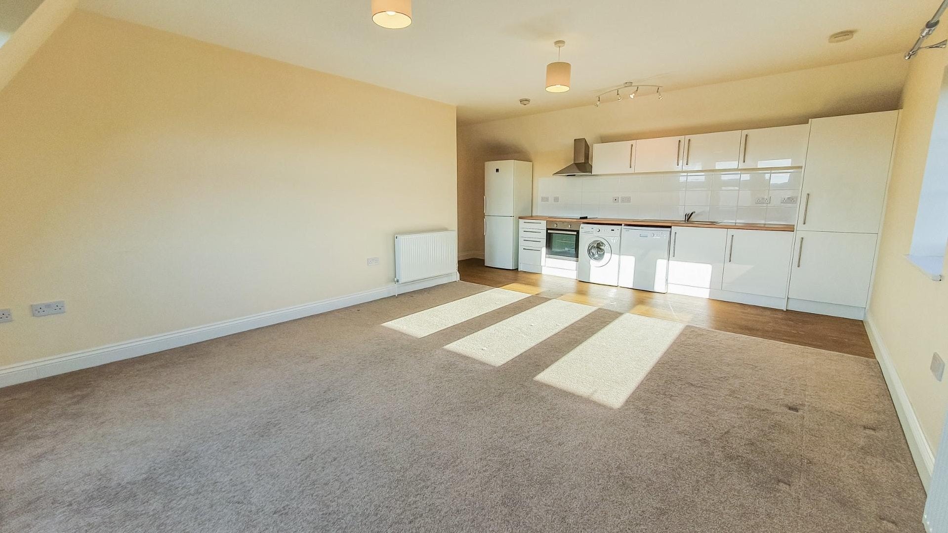 Flat Cozens Lane East in Broxbourne