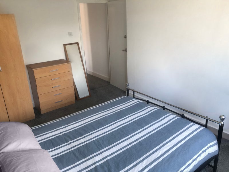 Room Wightman Road in Greater London