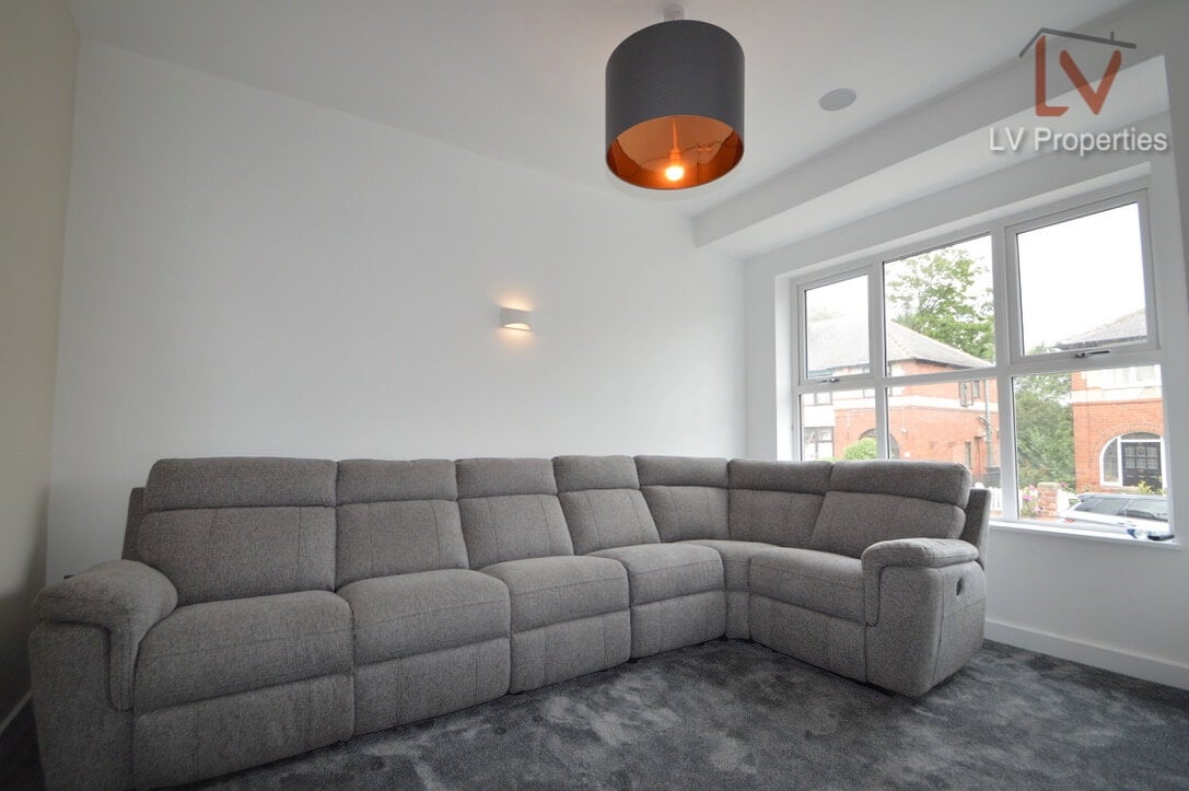 Flat Burchett Terrace in Leeds
