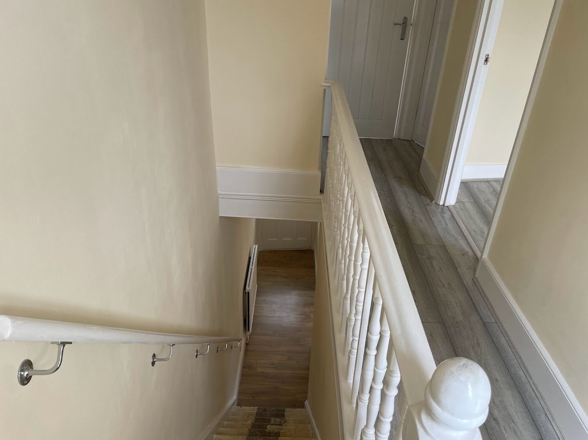 Flat Tivoli Road in Greater London