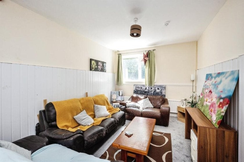 House Penlan Crescent in Uplands