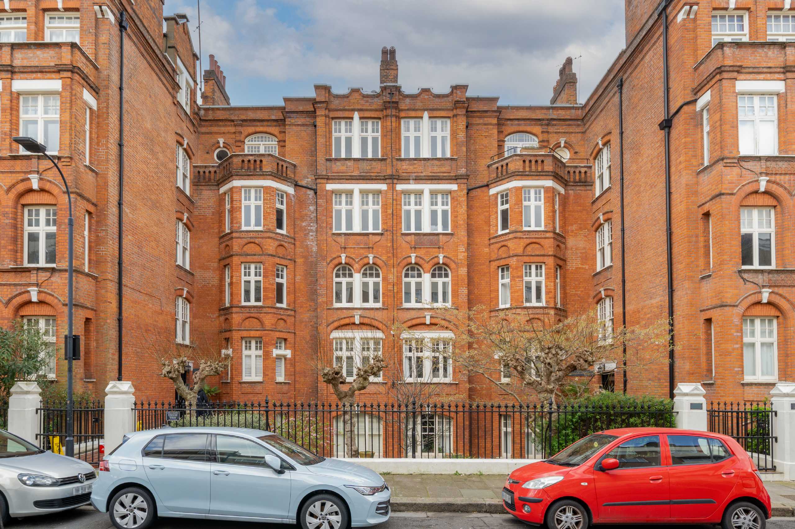 Flat Hamlet Gardens in Greater London
