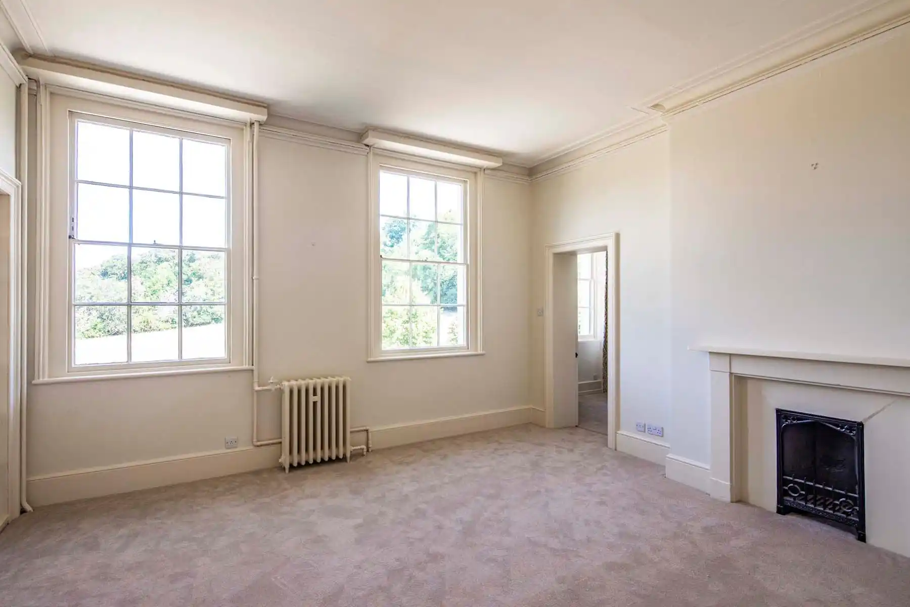 Flat Nunhide Lane in Sulham