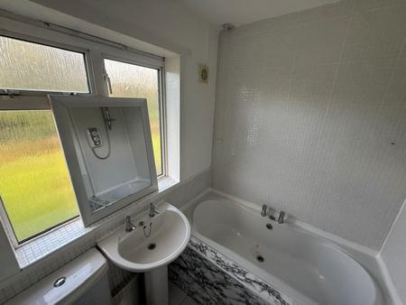 Flat Dunearn Drive in Kirkcaldy