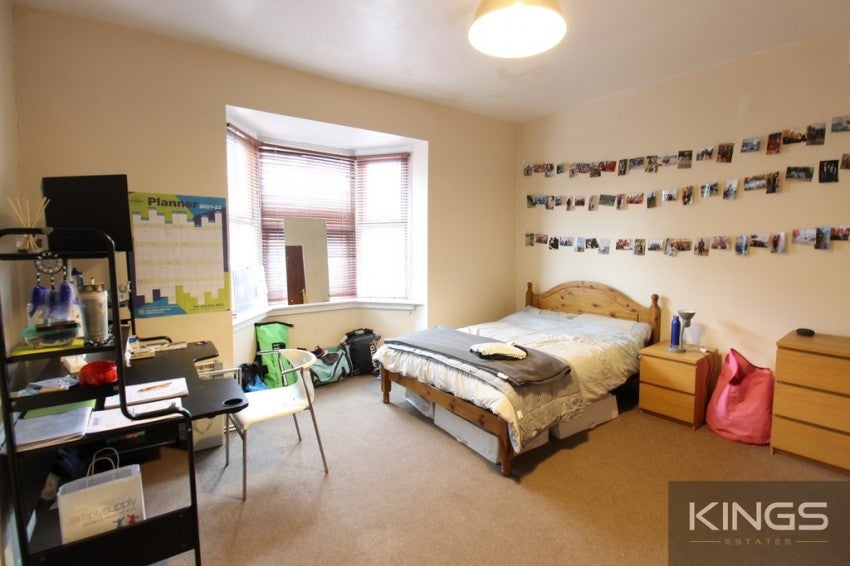 Flat Anglesea Terrace in Southampton