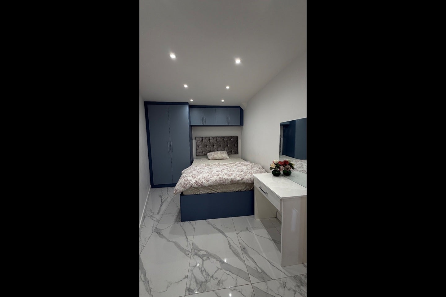 Room Murtwell Drive in Epping Forest