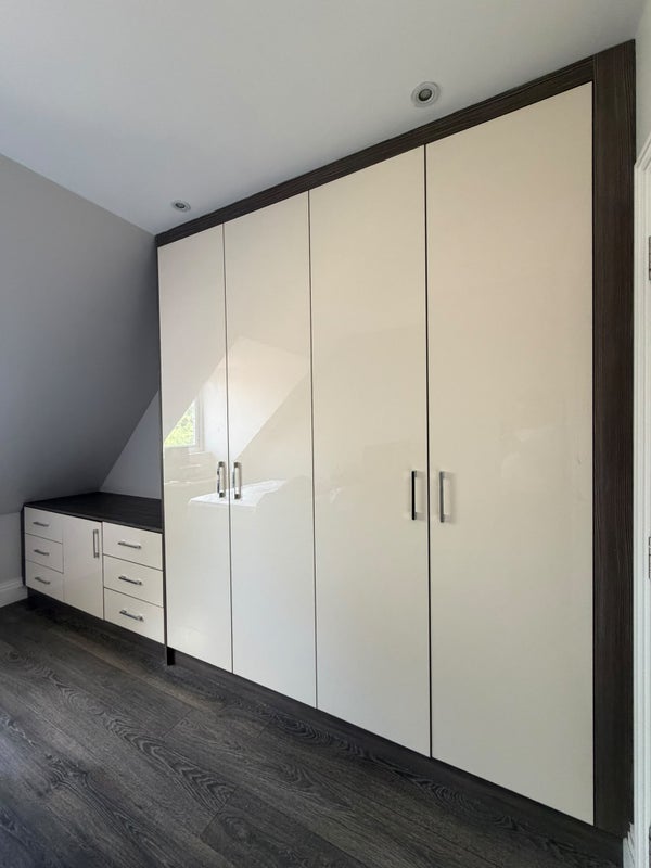 Room Long Lane in Greater London