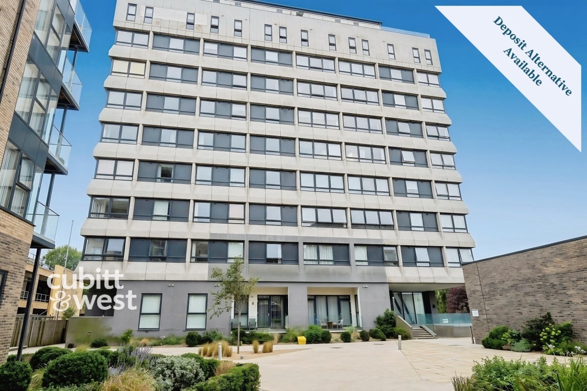 Flat Jupiter Court in Portsmouth