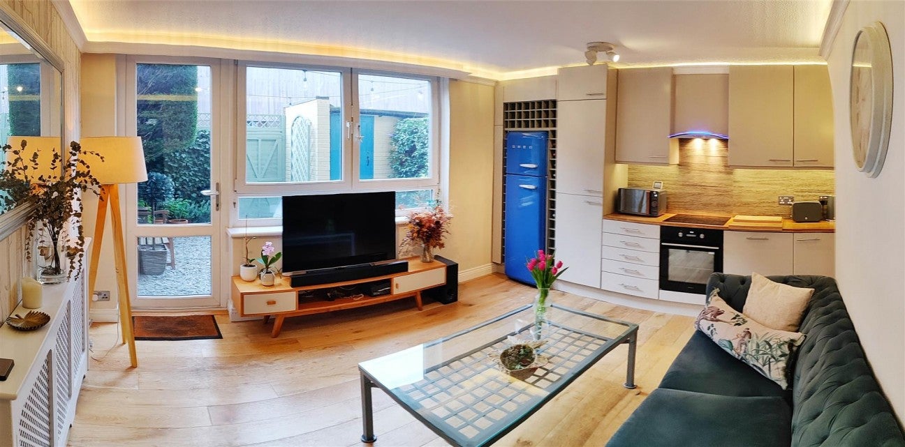 House Parkham Street in Greater London
