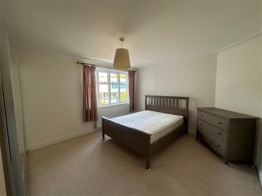 Flat Thanet Court in London