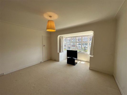 Flat Thanet Court in London