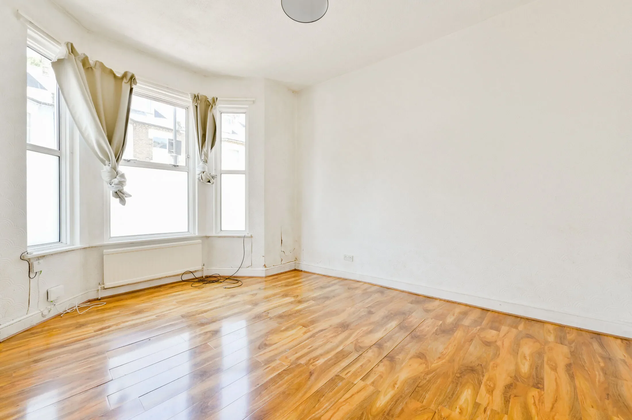 Flat Upham Park Road in Greater London