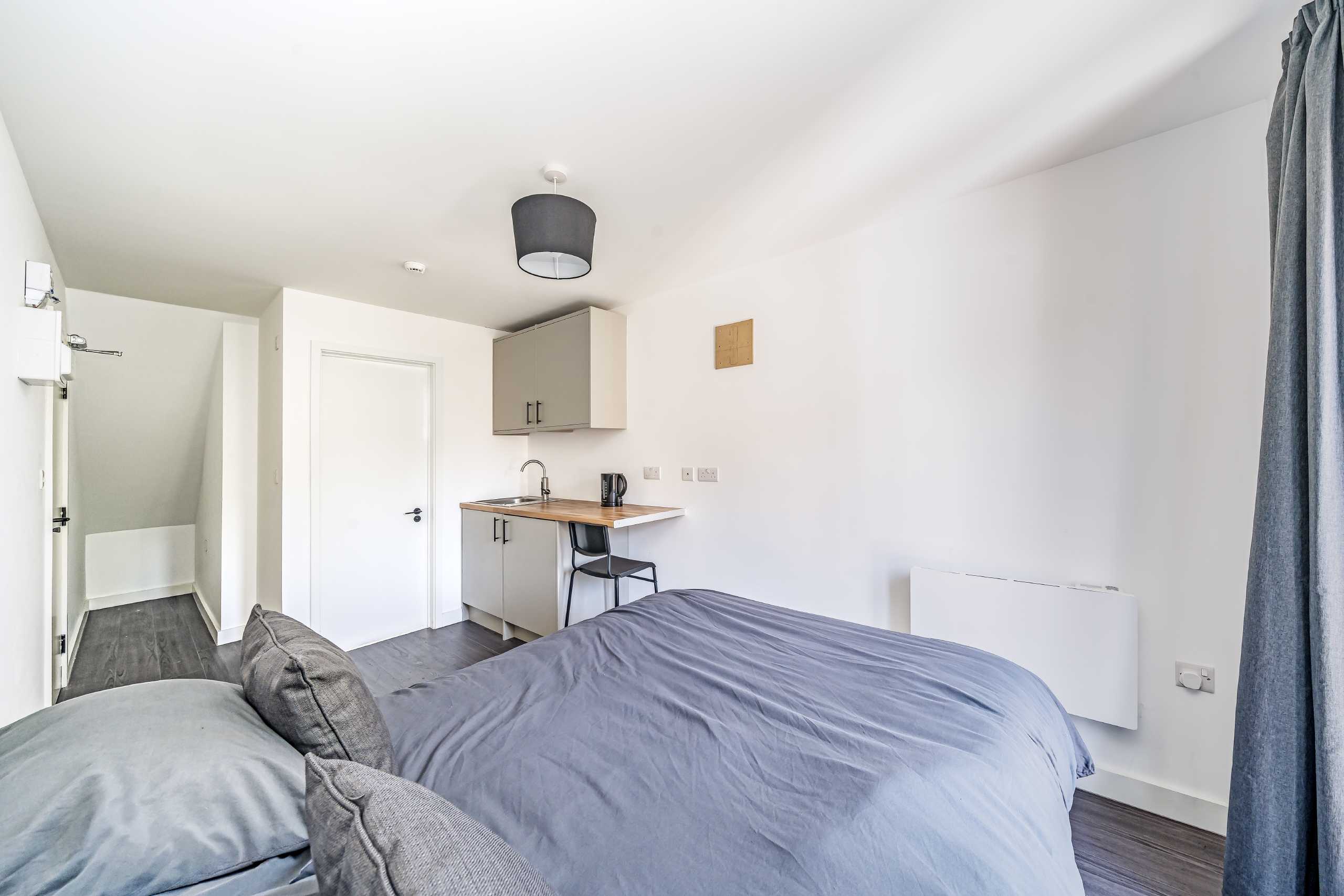 Flat Upper Tulse Hill in Greater London