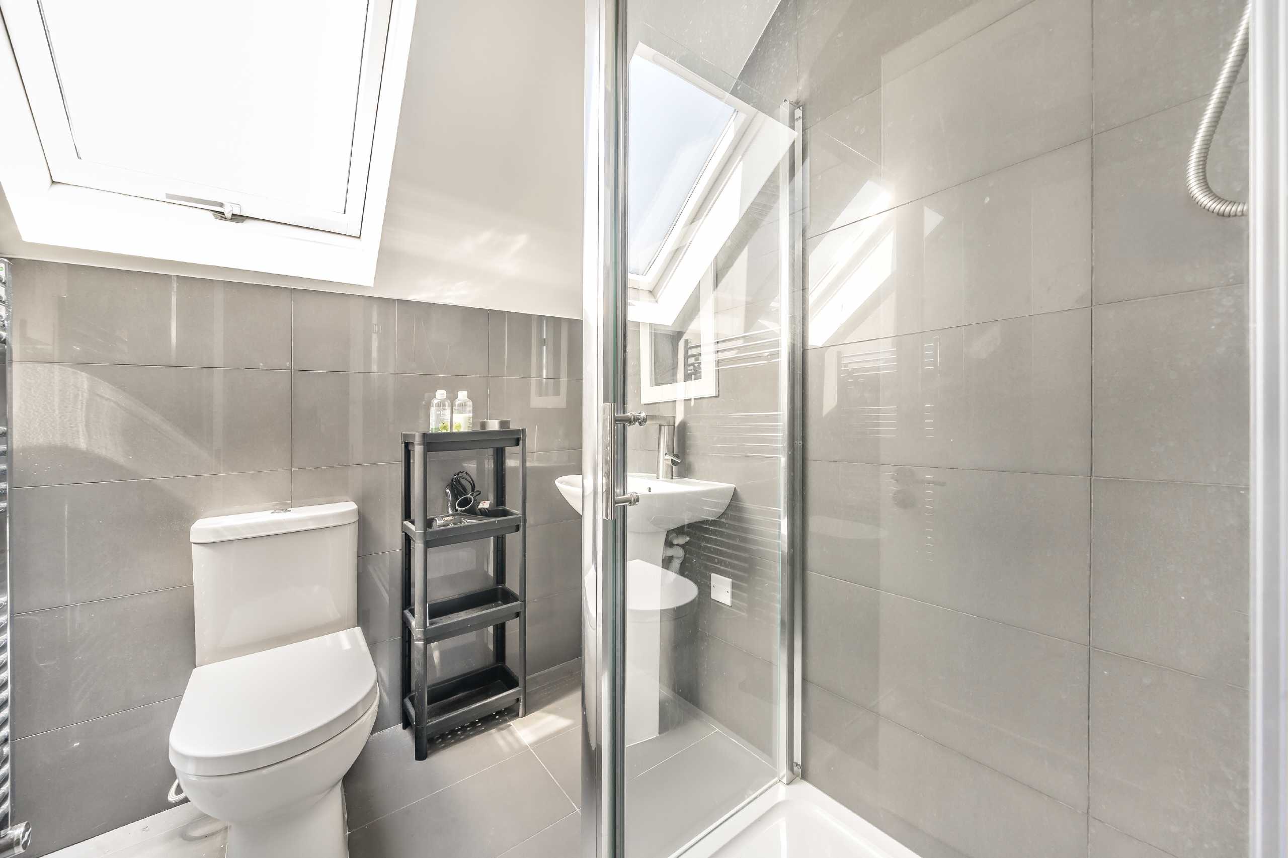 Flat Upper Tulse Hill in Greater London