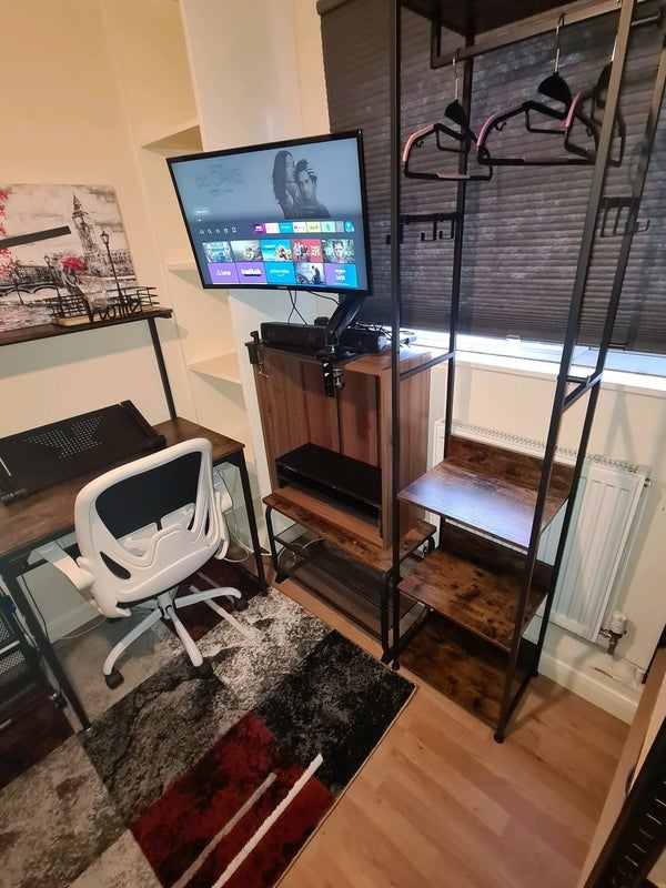 Room Purley Way in Greater London