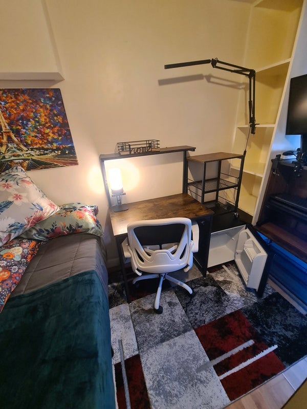 Room Purley Way in Greater London