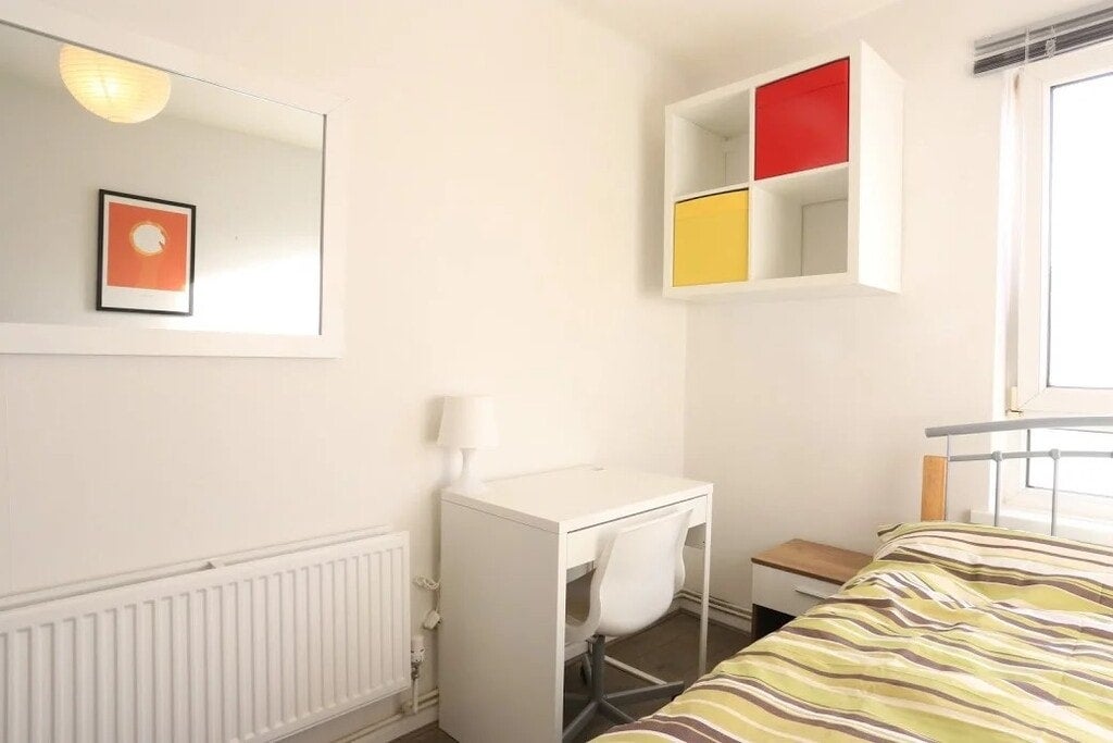 Room Willis Street in Greater London