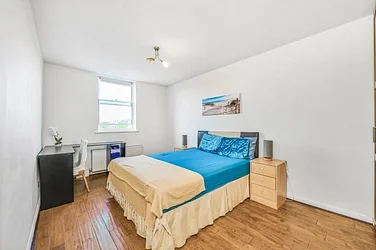 Flat Cheyne Walk in Greater London