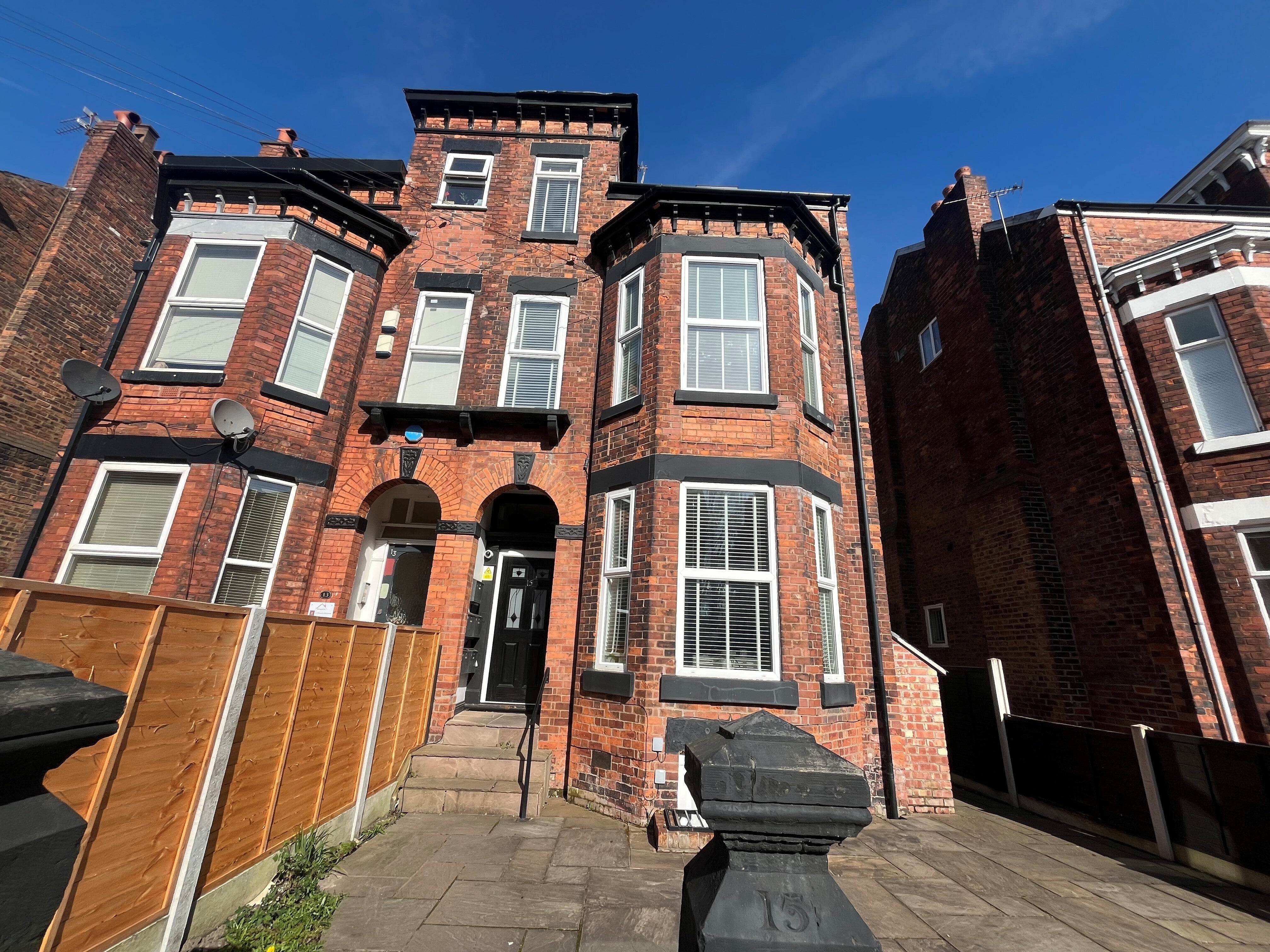 Flat Central Road in Manchester