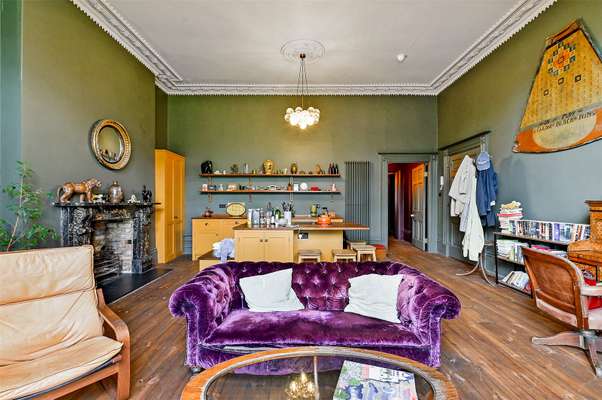 Flat Lypiatt Road in Cheltenham