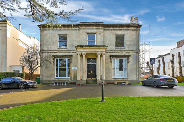 Flat Lypiatt Road in Cheltenham