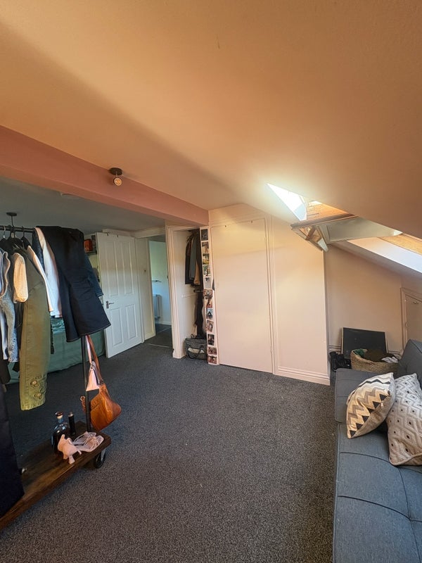 Flat Shaldon Road in Bristol