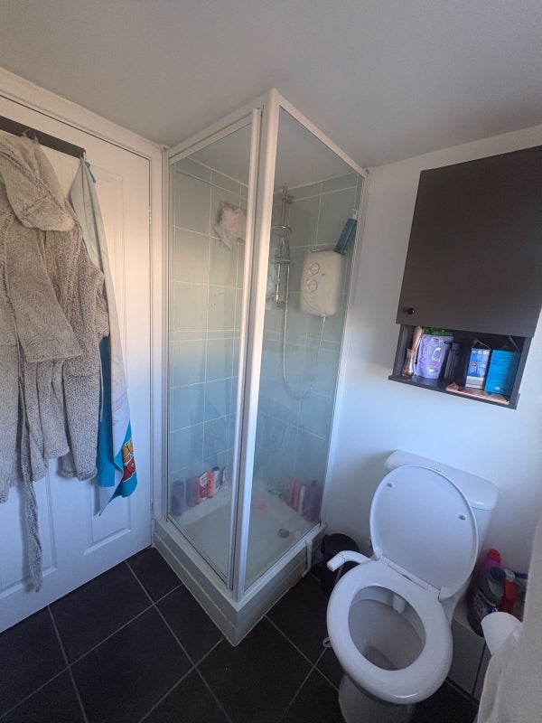 Flat Shaldon Road in Bristol