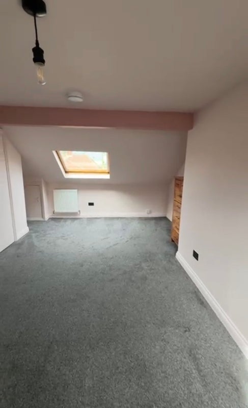 Flat Shaldon Road in Bristol