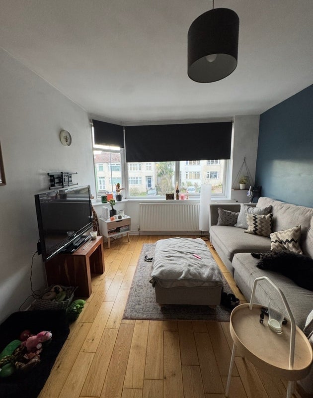 Flat Shaldon Road in Bristol