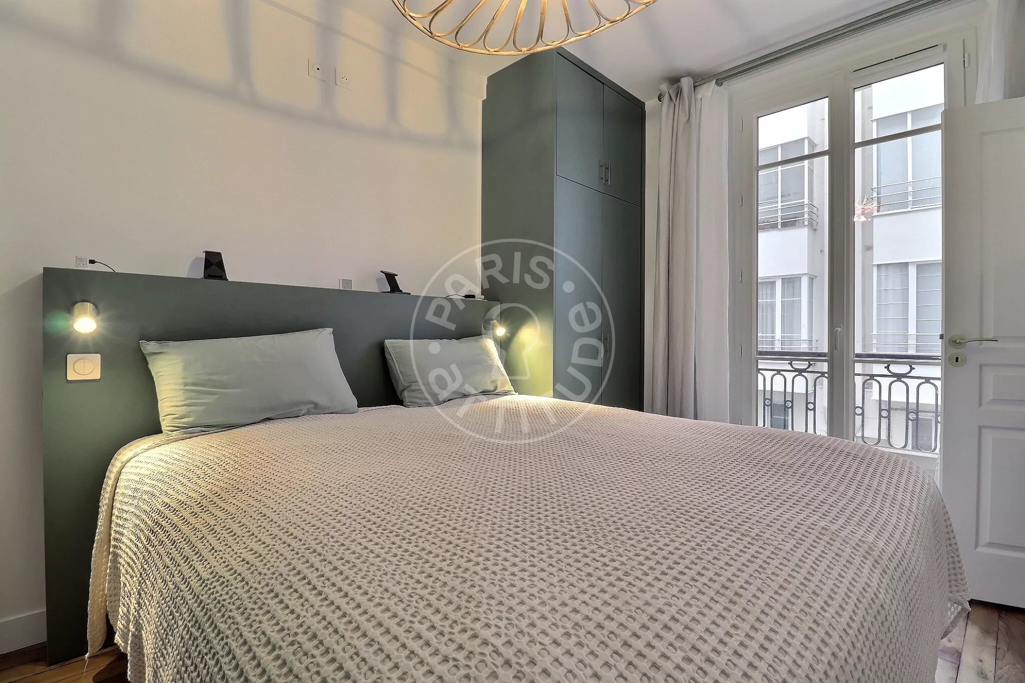 Flat Rue de Boulainvilliers in Paris