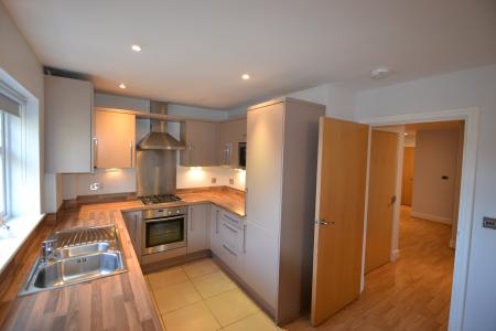 Flat Witchford Gate in Fifield