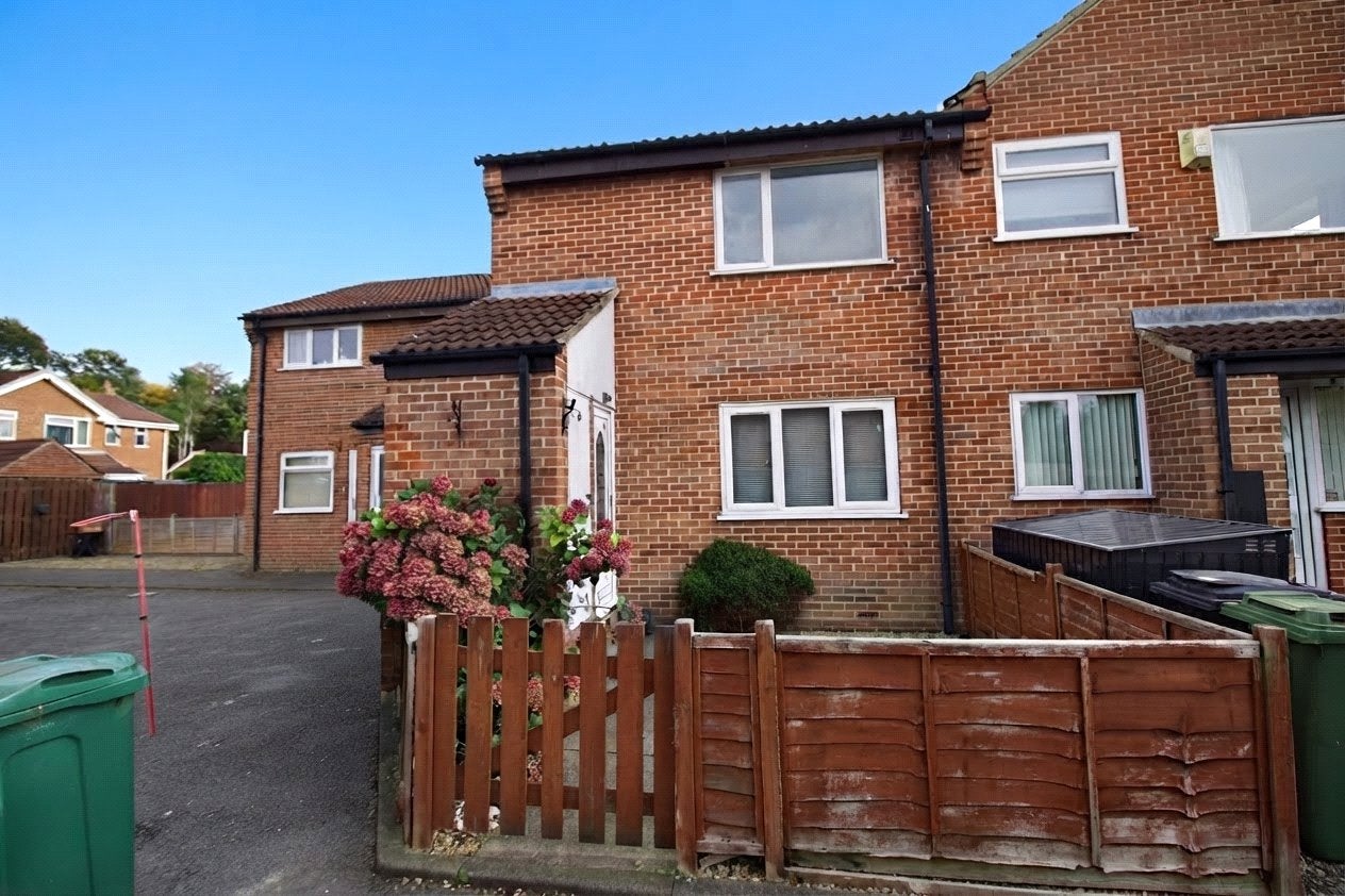 Flat York Road in Bagby