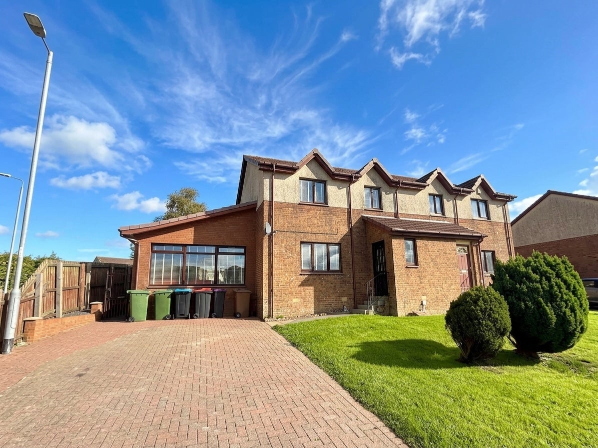 House Hodge Crescent in Drongan
