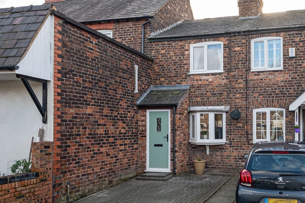 House Rushgreen Road in Lymm