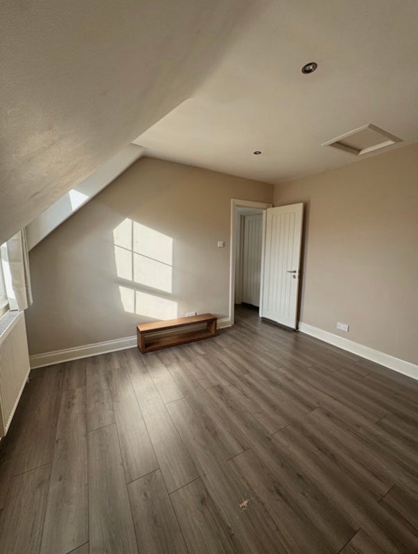 Room East Dulwich Grove in Greater London