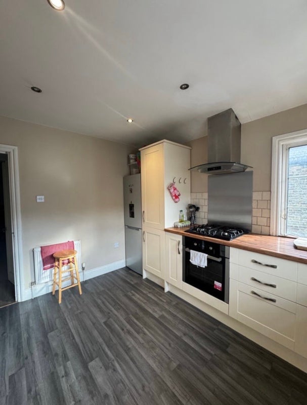 Room East Dulwich Grove in Greater London
