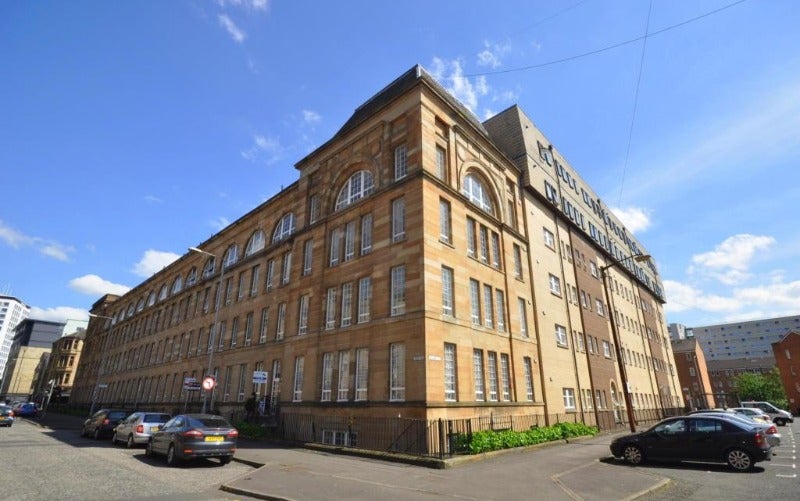 Flat Kent Road in Glasgow